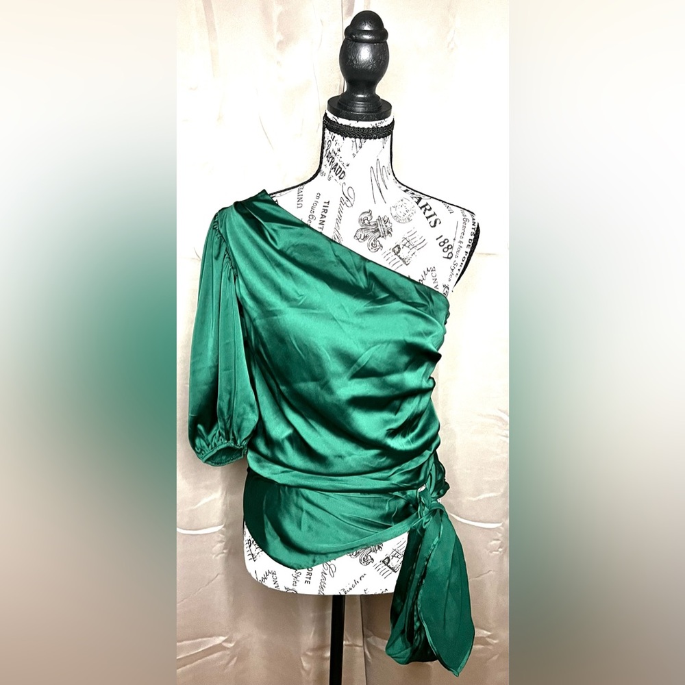 NWT - One Shoulder Green Jasper White House Black Market Blouse - Size 4